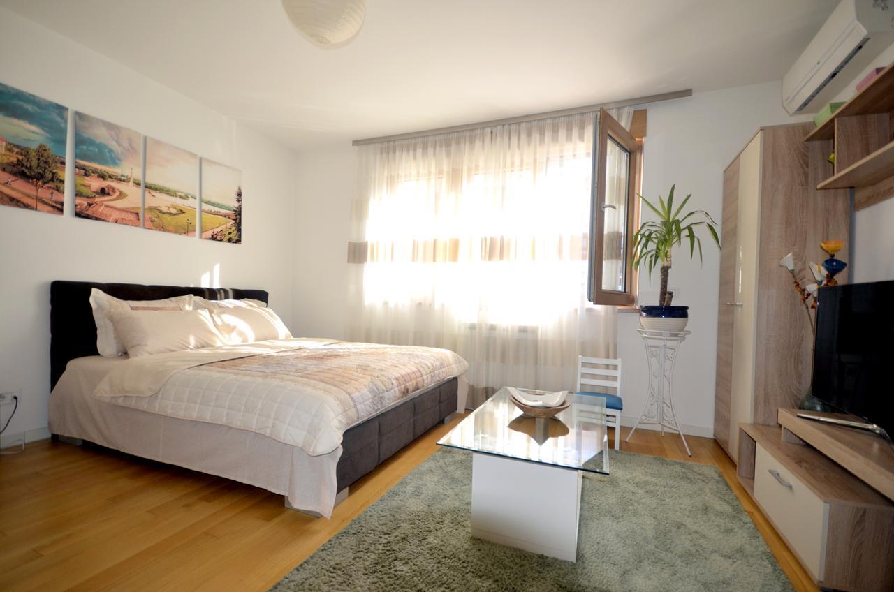 Lägenhet Clean&cozy Novi