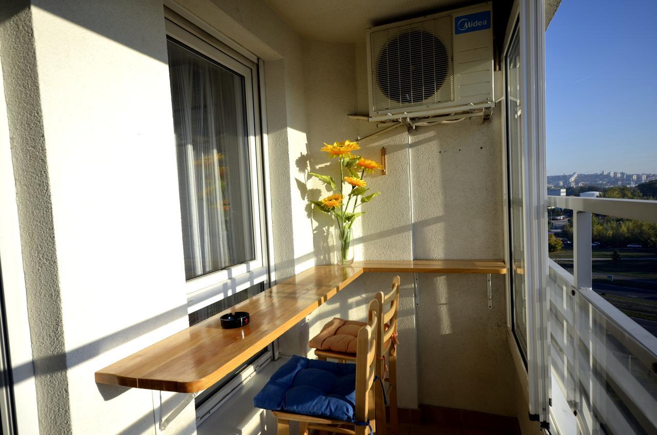 Lägenhet Clean&cozy Novi Belgrad